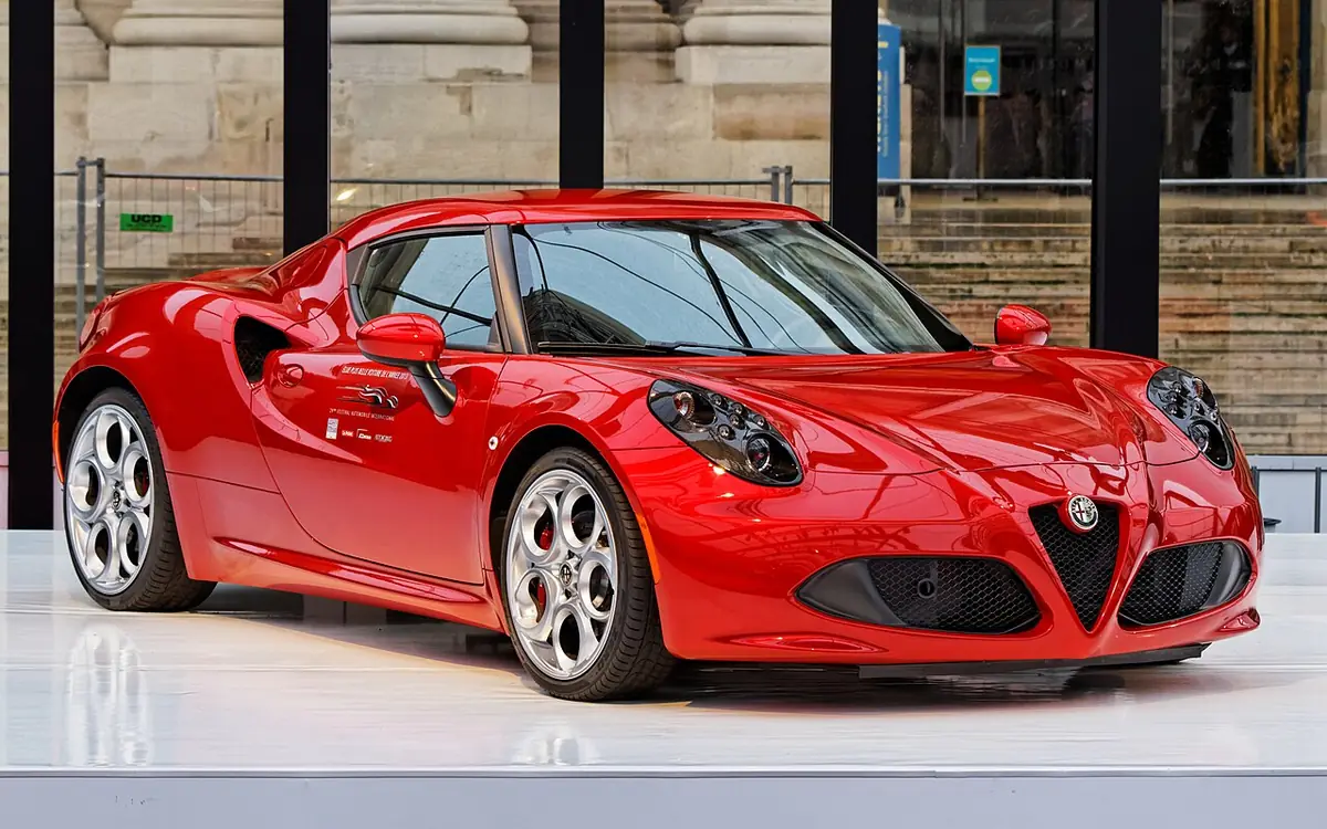 Alfa Romeo 4C (photo from Wikimedia Commons)