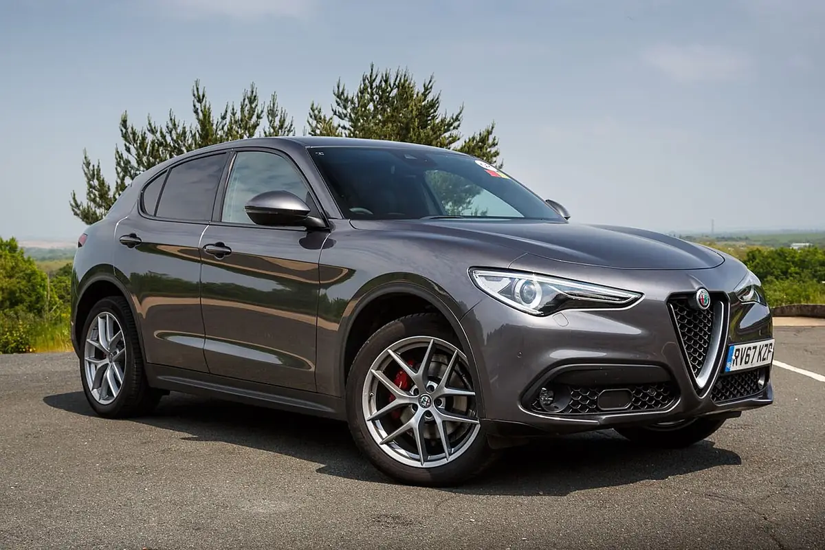 Alfa Romeo Stelvio exterior (photo from Wikimedia Commons)