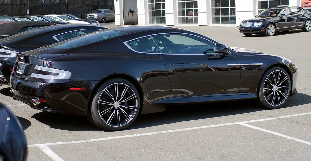 Aston Martin Virage exterior (photo from Wikimedia Commons)