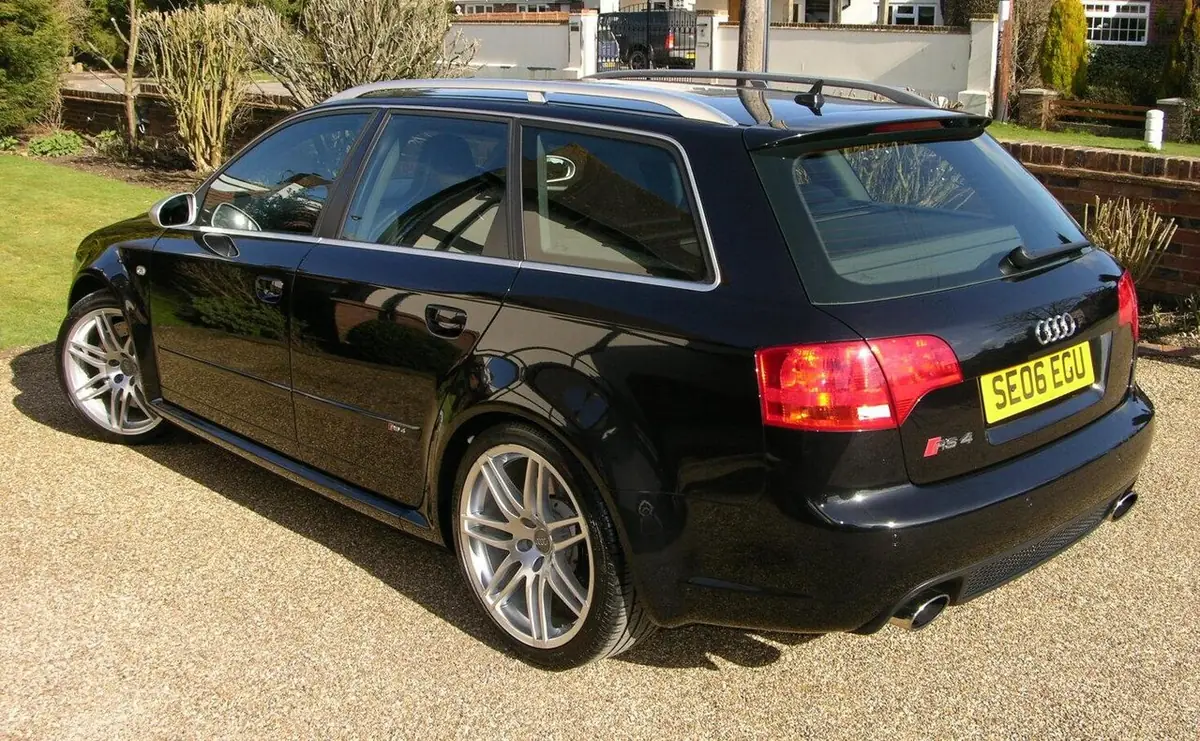 Audi RS 4 exterior (photo from Wikimedia Commons)