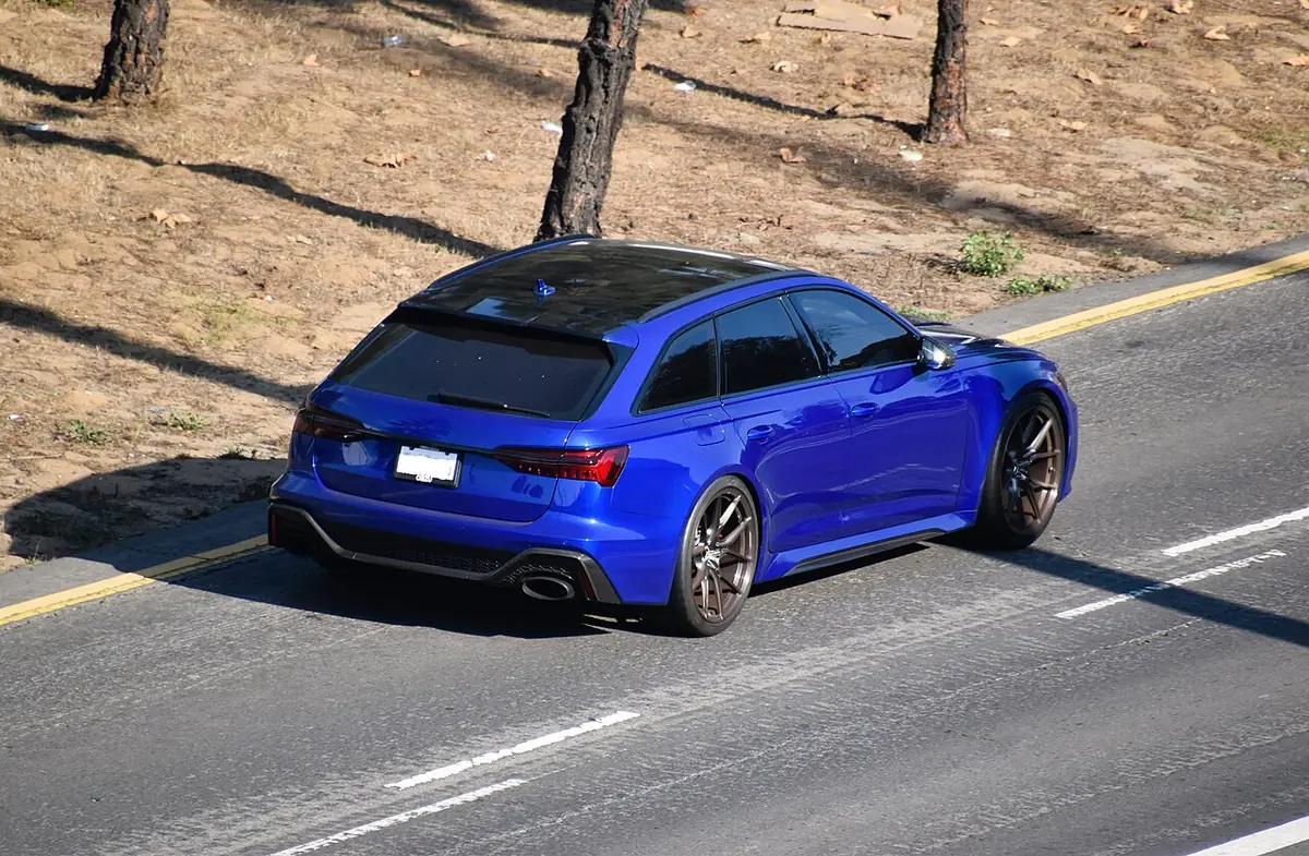 Audi RS 6 Avant exterior (photo from Wikimedia Commons)