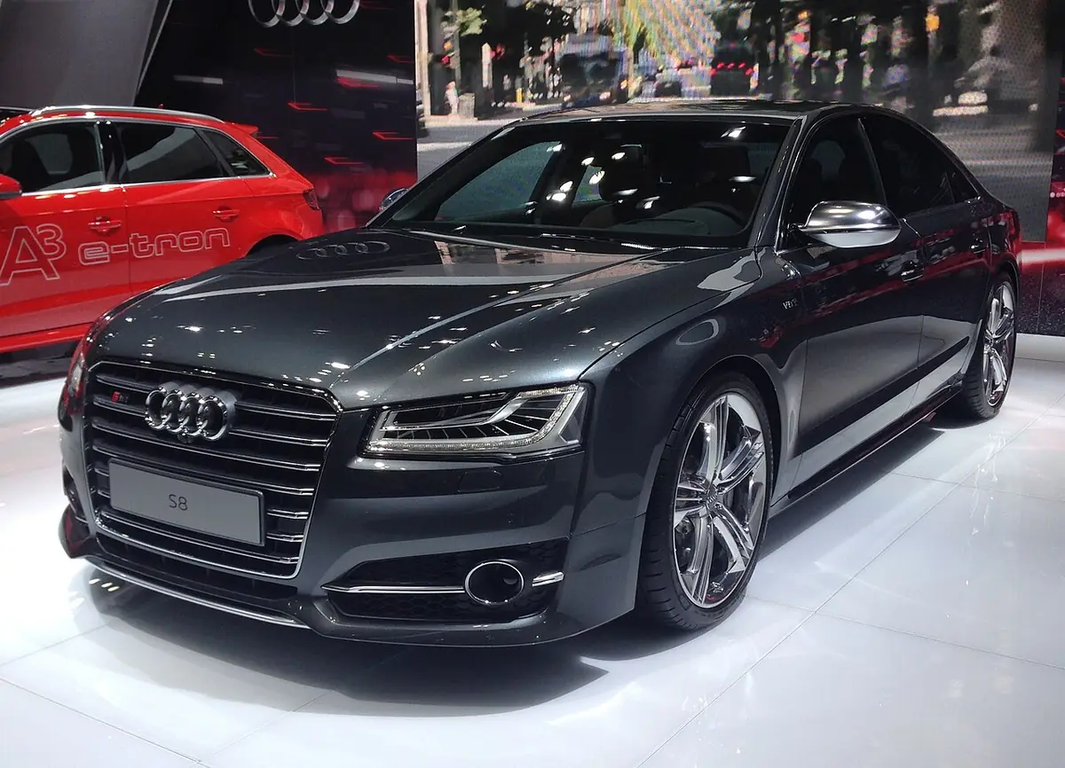 Audi S8 exterior (photo from Wikimedia Commons)