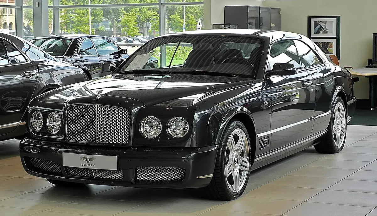 Bentley Brooklands exterior (photo from Wikimedia Commons)