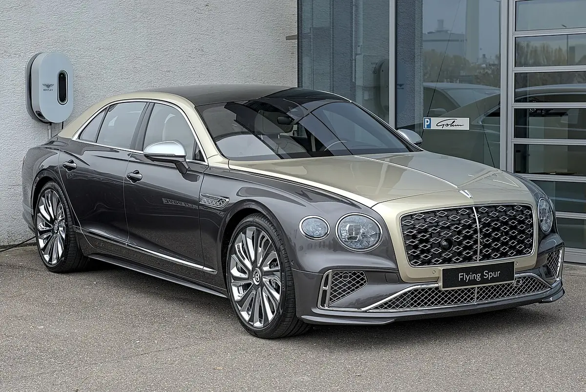 Bentley Flying Spur exterior (photo from Wikimedia Commons)