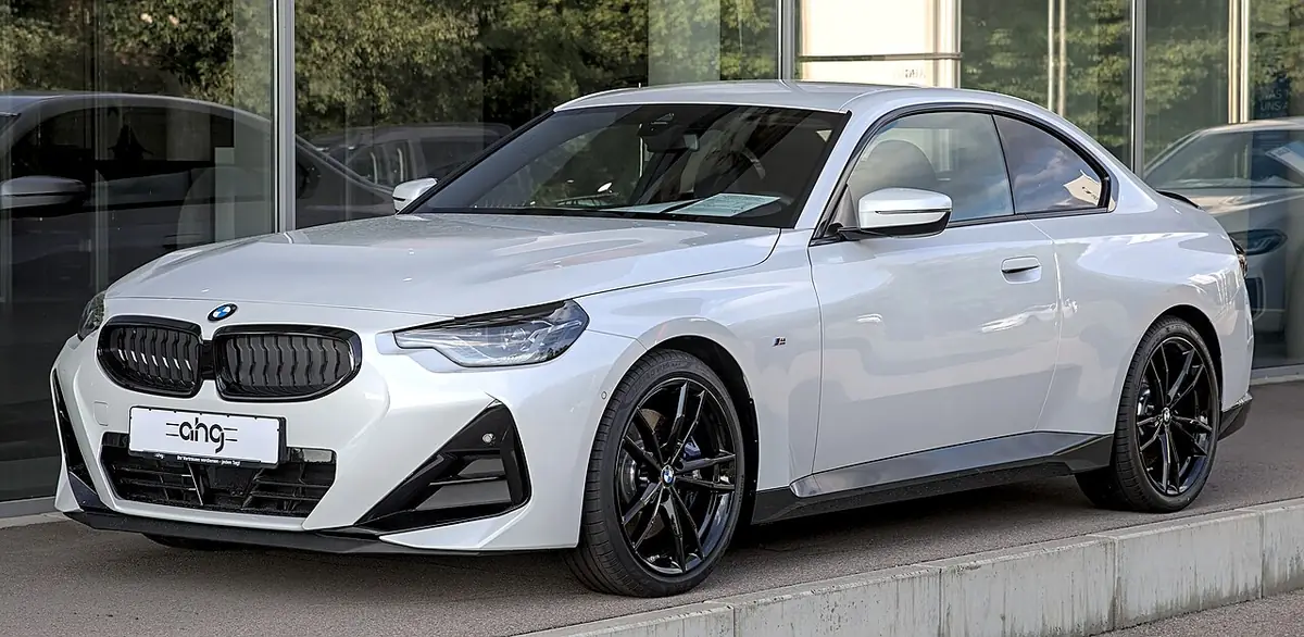 BMW 2 Series exterior (photo from Wikimedia Commons)