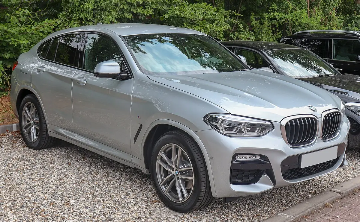 BMW X4 exterior (photo from Wikimedia Commons)