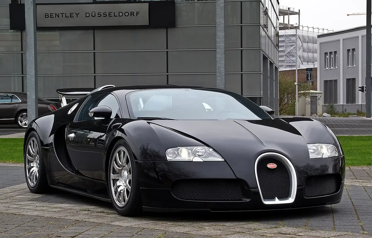 Bugatti Veyron exterior (photo from Wikimedia Commons)