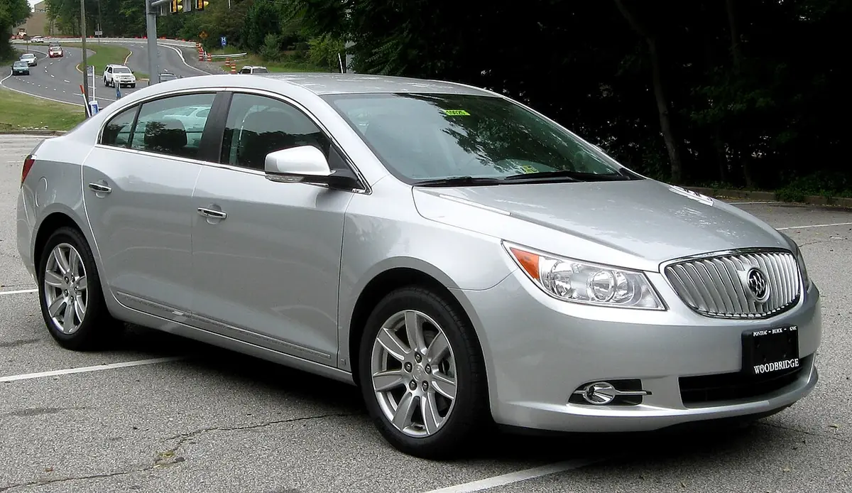 Buick LaCrosse exterior (photo from Wikimedia Commons)
