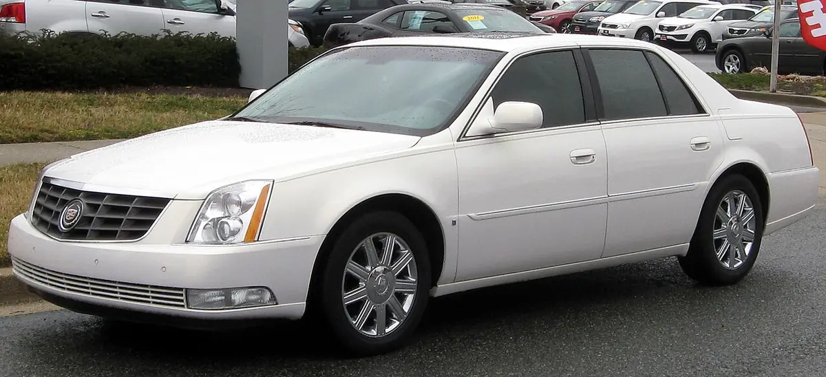 Cadillac DTS exterior (photo from Wikimedia Commons)