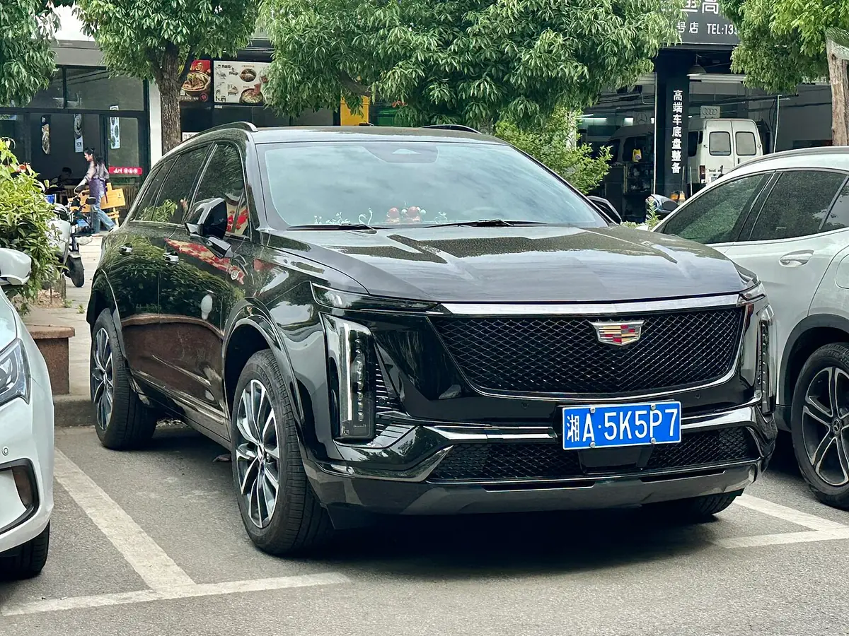 Cadillac XT5 (photo from Wikimedia Commons)