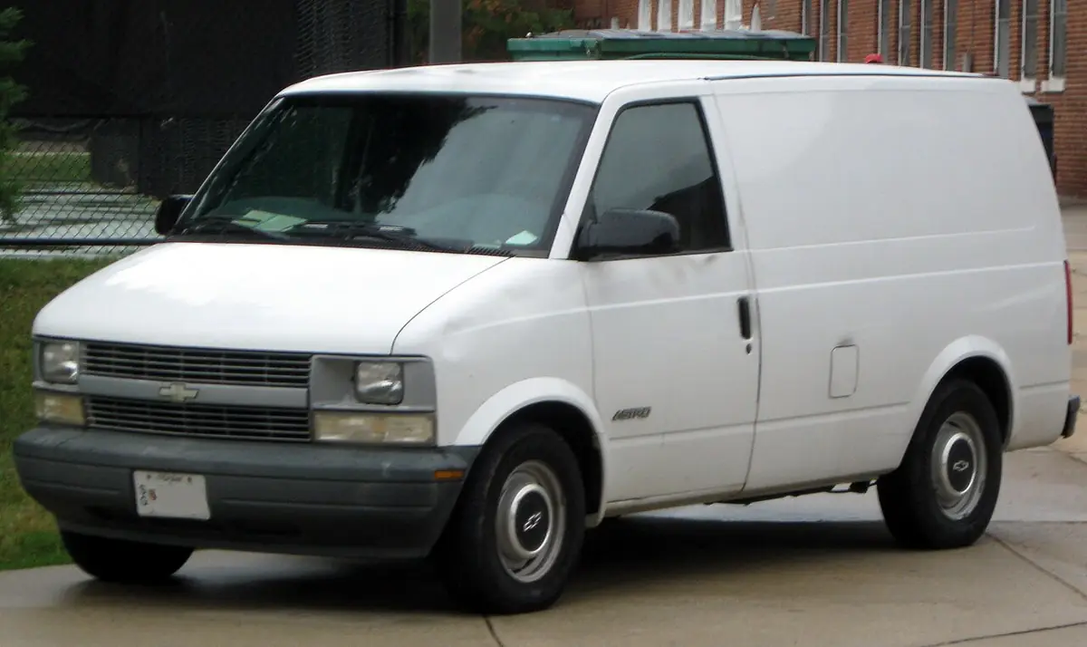 Chevrolet Astro exterior (photo from Wikimedia Commons)