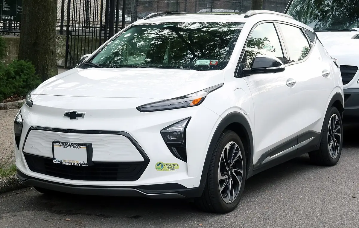 Chevrolet Bolt EUV exterior (photo from Wikimedia Commons)