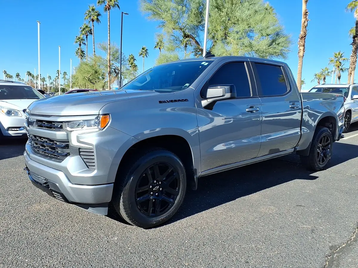 Chevrolet Silverado 1500 (photo from Wikimedia Commons)