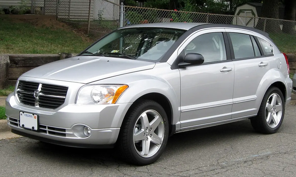 Dodge Caliber exterior (photo from Wikimedia Commons)