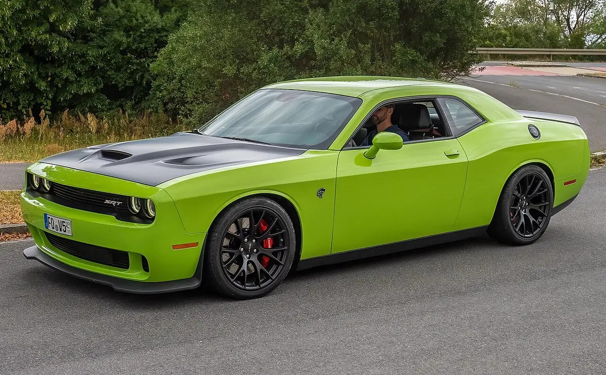 Dodge Challenger exterior (photo from Wikimedia Commons)