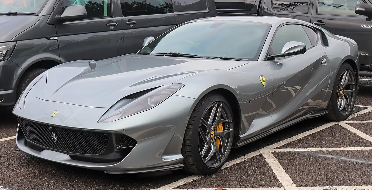 Ferrari 812 exterior (photo from Wikimedia Commons)
