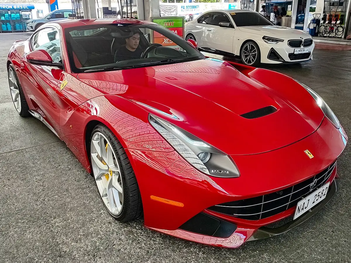 Ferrari F12berlinetta exterior (photo from Wikimedia Commons)