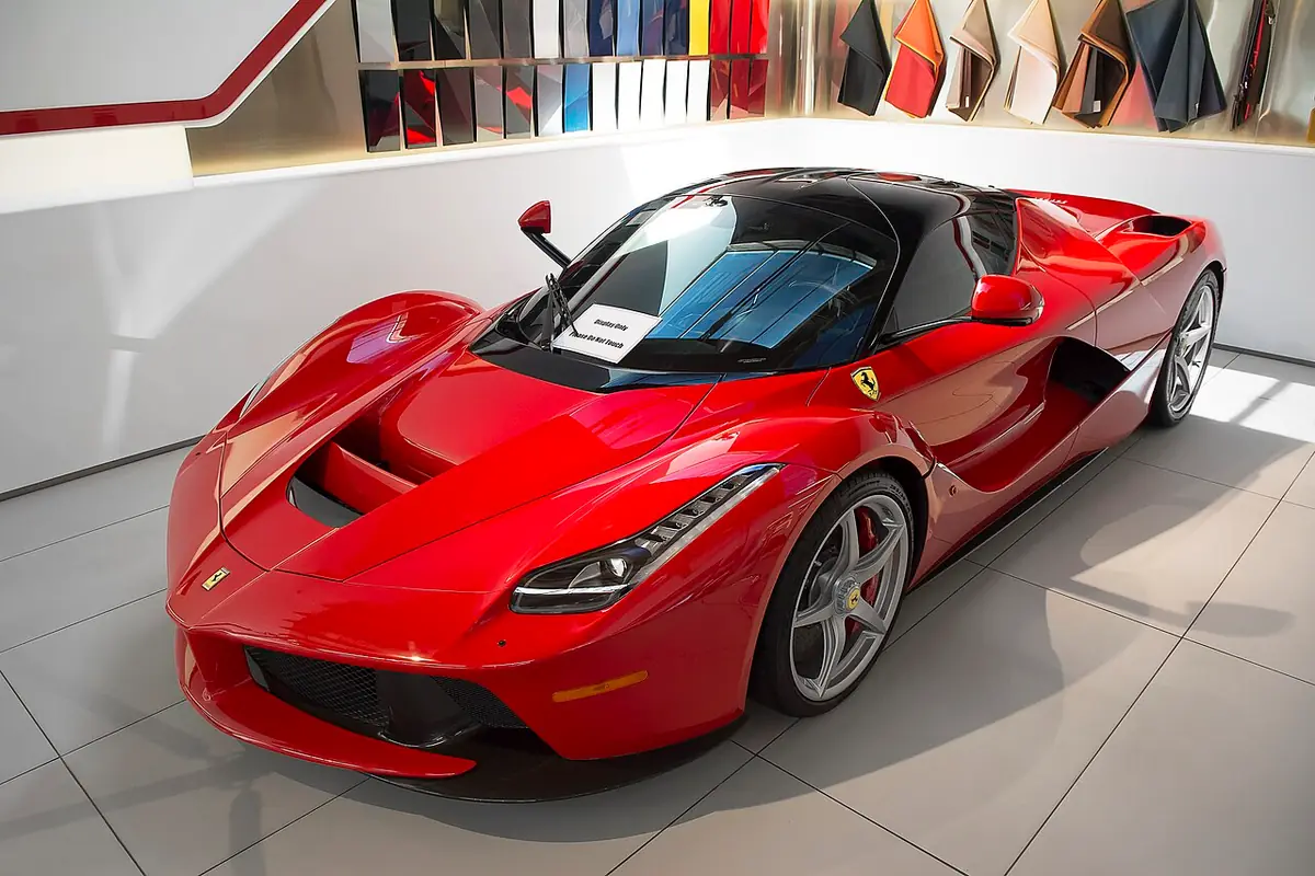 Ferrari LaFerrari exterior (photo from Wikimedia Commons)