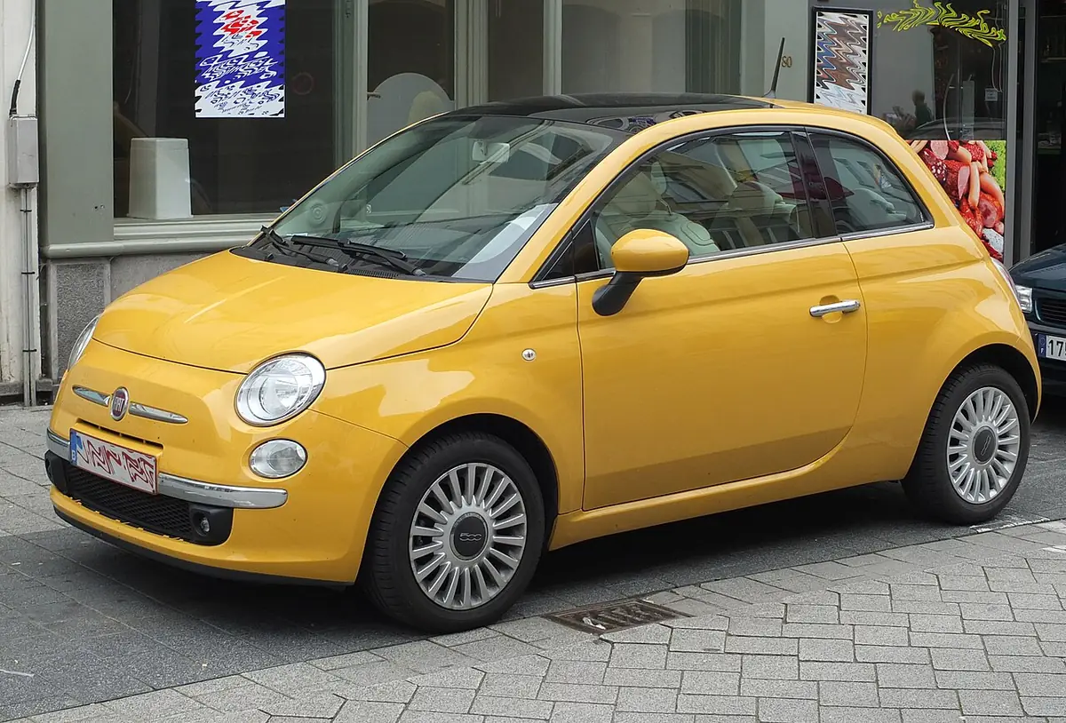 Fiat 500 exterior (photo from Wikimedia Commons)