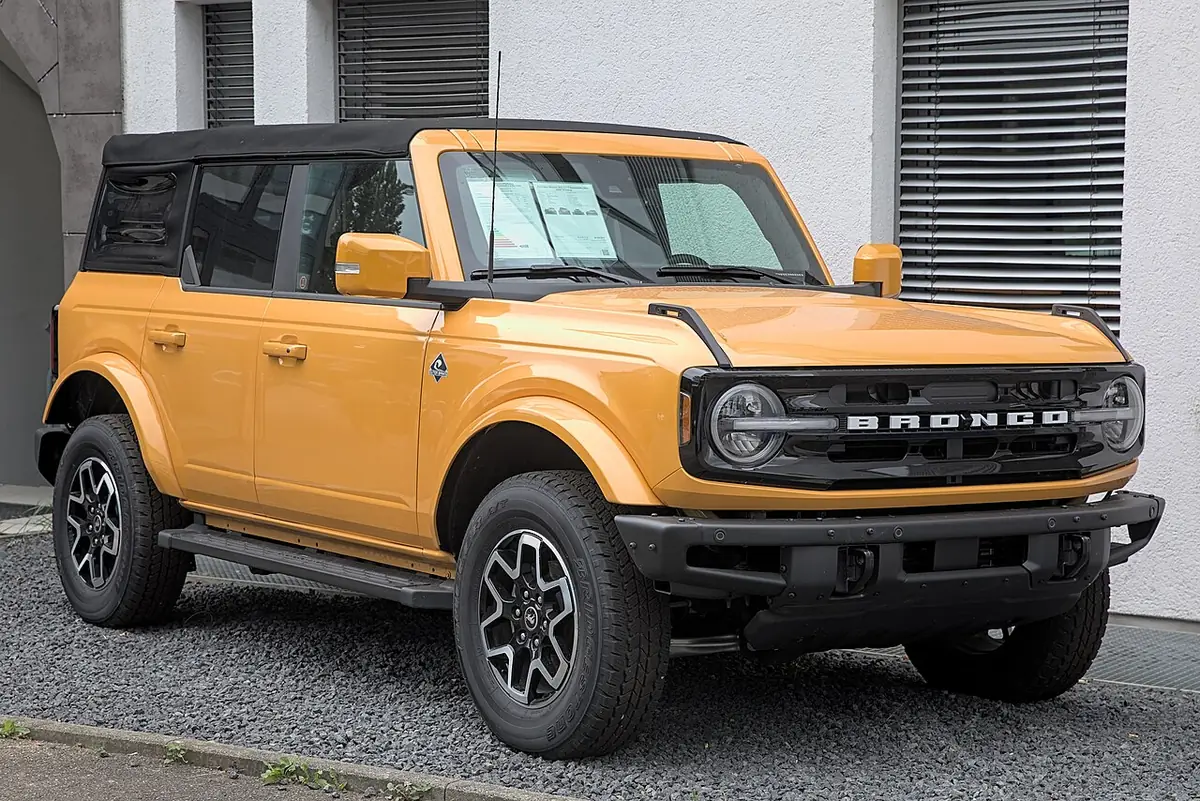 Ford Bronco (photo from Wikimedia Commons)