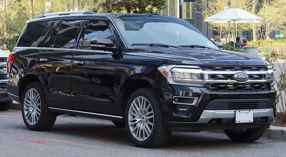 Ford Expedition exterior (photo from Wikimedia Commons)