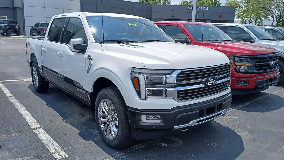 Ford F-150 exterior (photo from Wikimedia Commons)