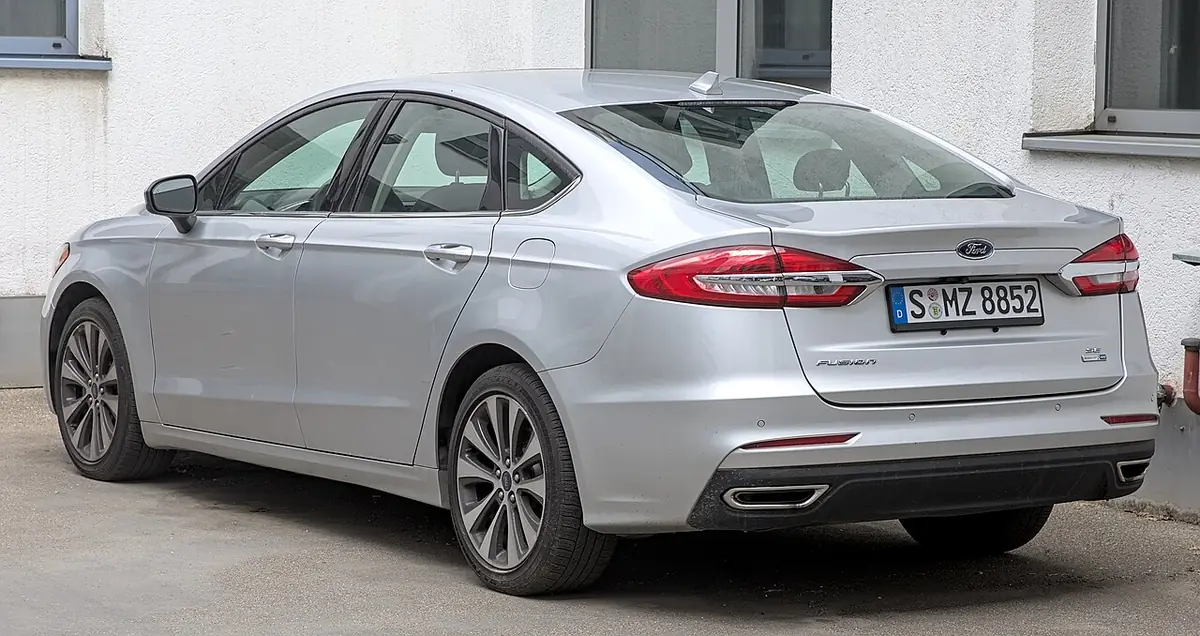 Ford Fusion exterior (photo from Wikimedia Commons)