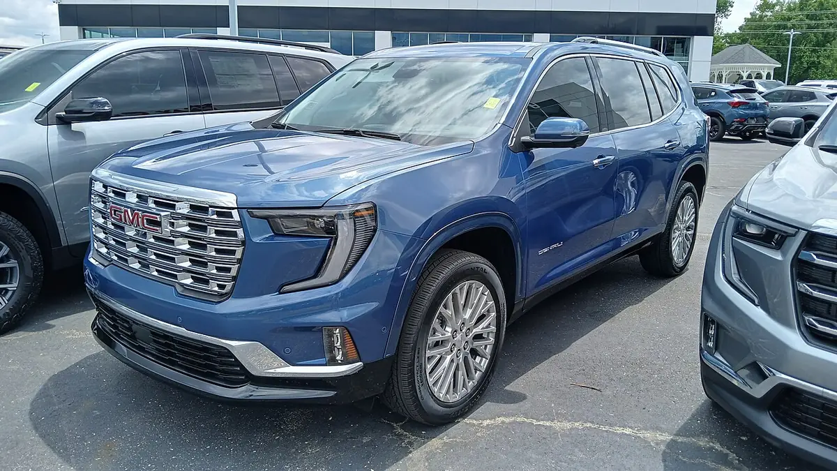 GMC Acadia (photo from Wikimedia Commons)