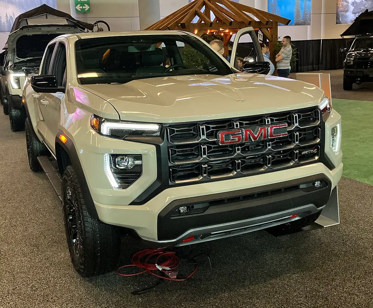 GMC Canyon exterior (photo from Wikimedia Commons)