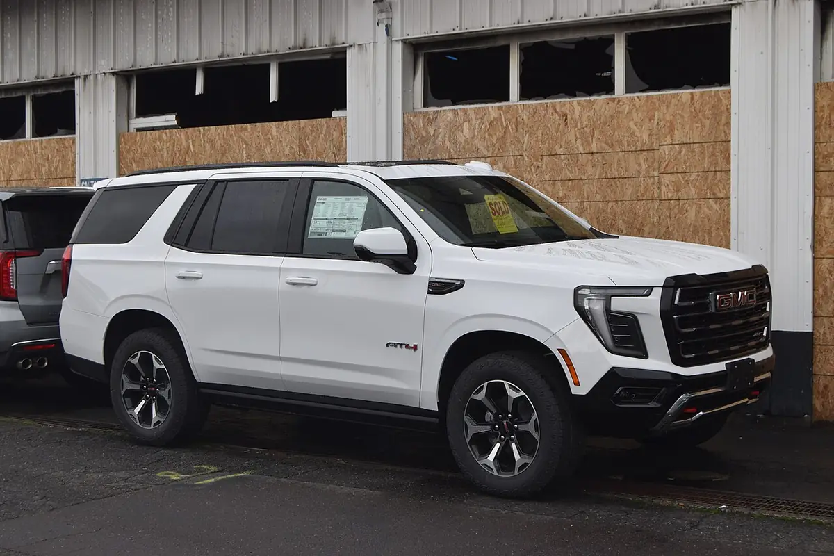 GMC Yukon exterior (photo from Wikimedia Commons)
