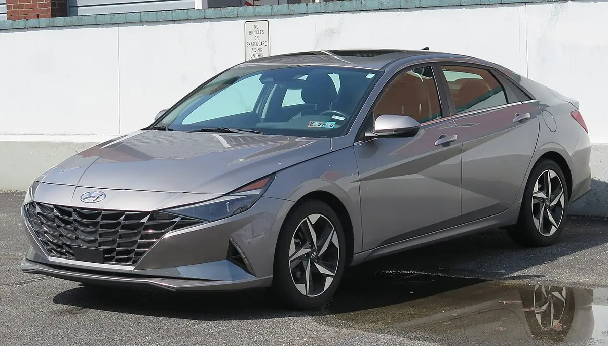 Hyundai Elantra (photo from Wikimedia Commons)
