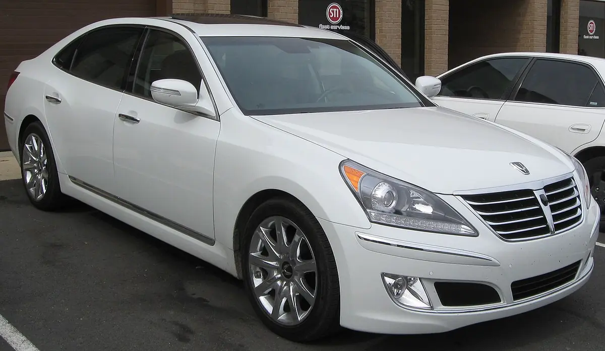 Hyundai Equus exterior (photo from Wikimedia Commons)