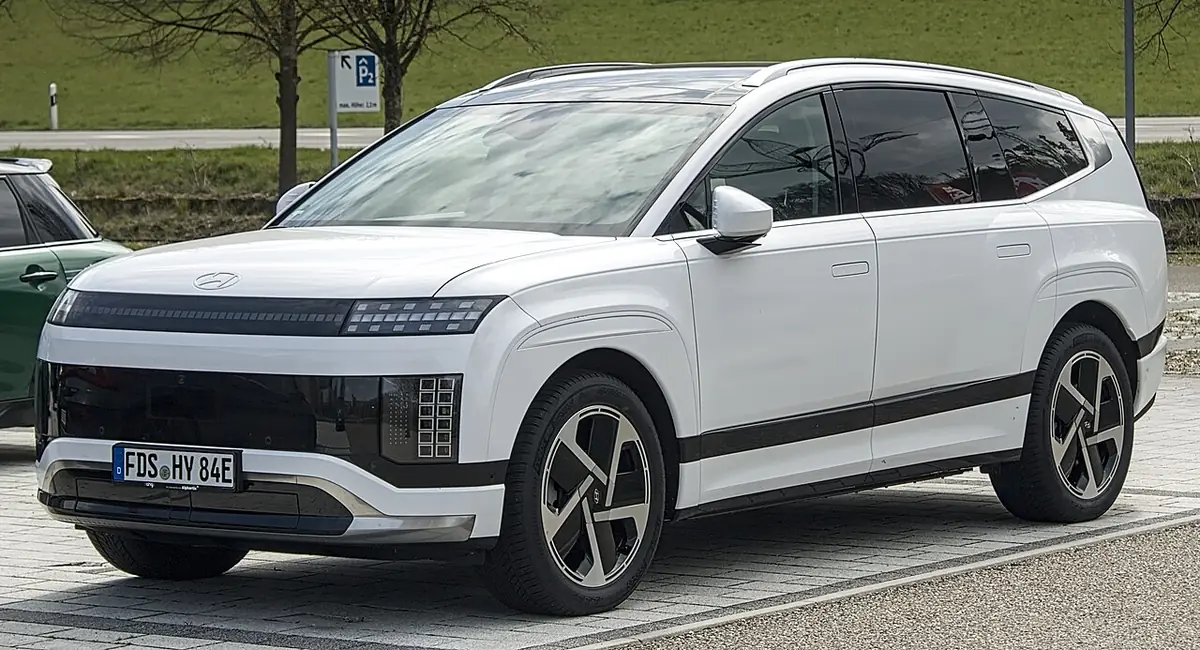 Hyundai Ioniq 9 exterior (photo from Wikimedia Commons)