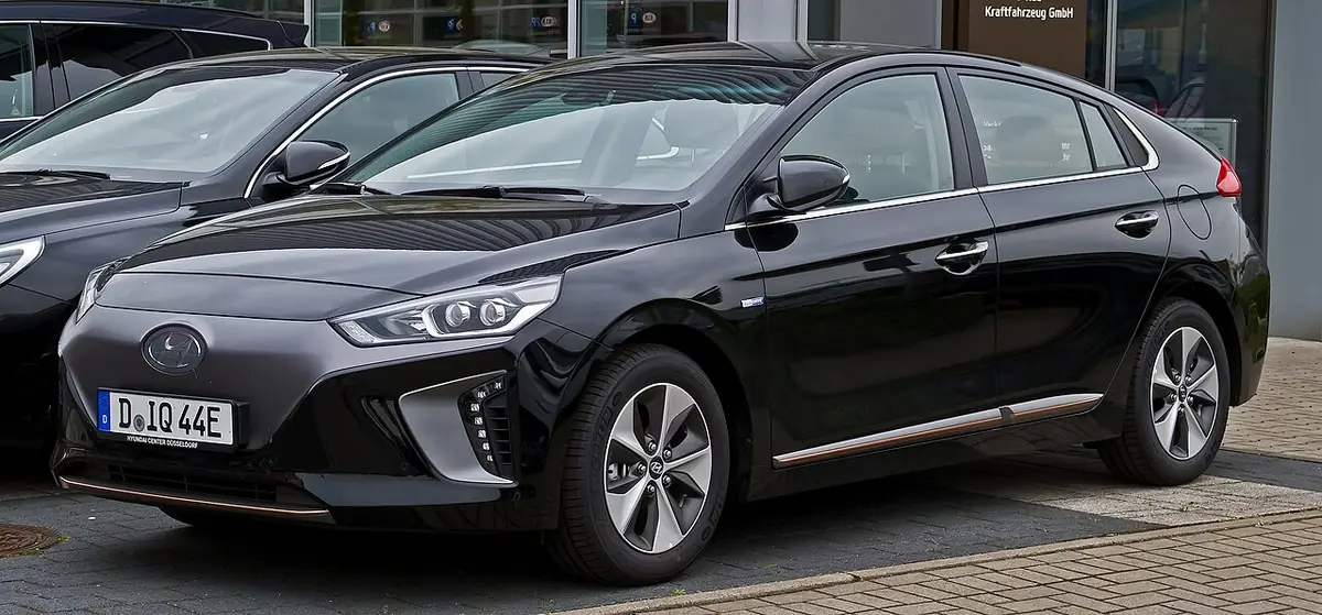 Hyundai Ioniq exterior (photo from Wikimedia Commons)