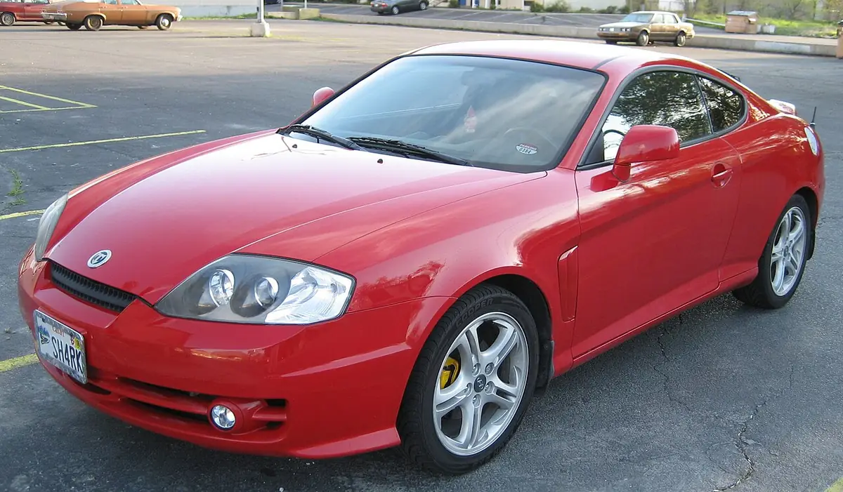 Hyundai Tiburon exterior (photo from Wikimedia Commons)
