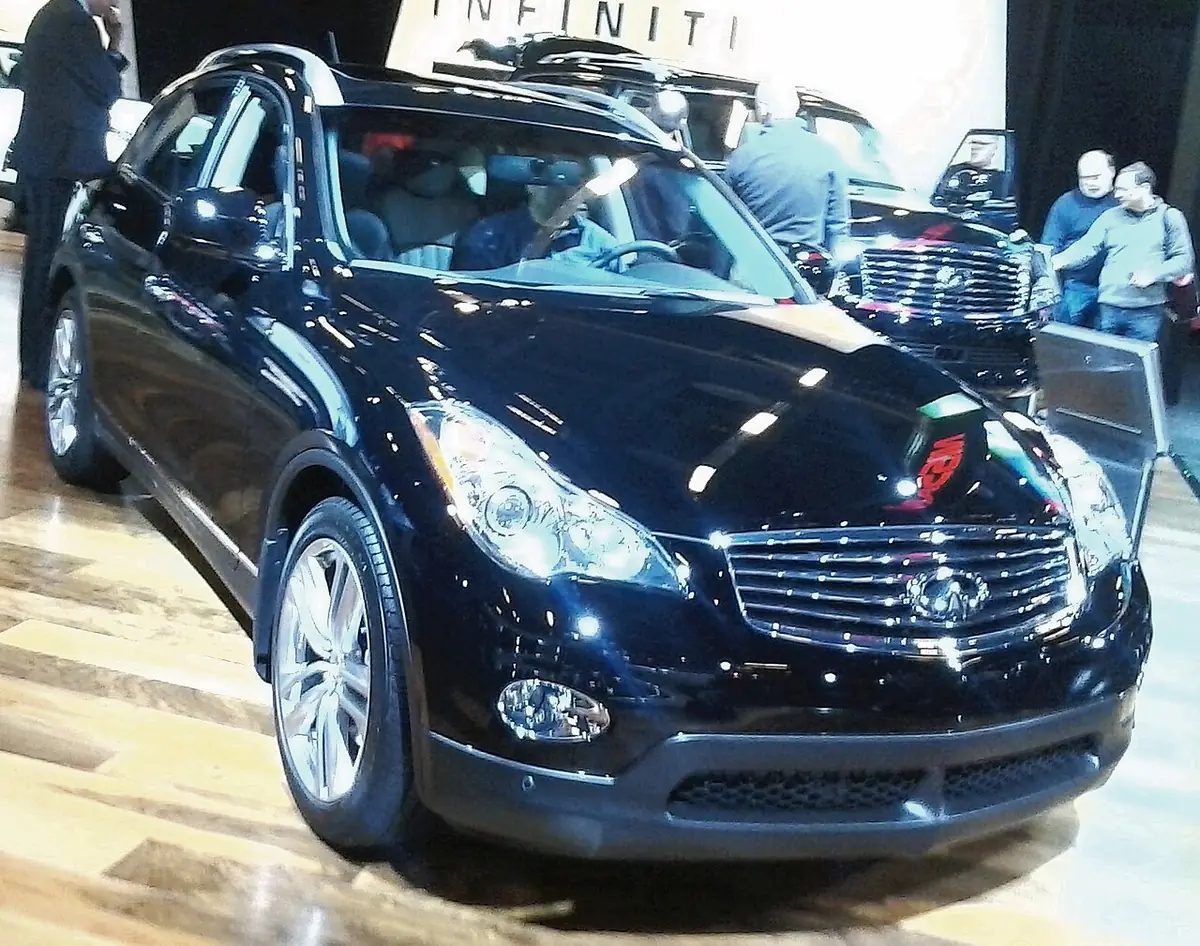 Infiniti EX37 exterior (photo from Wikimedia Commons)