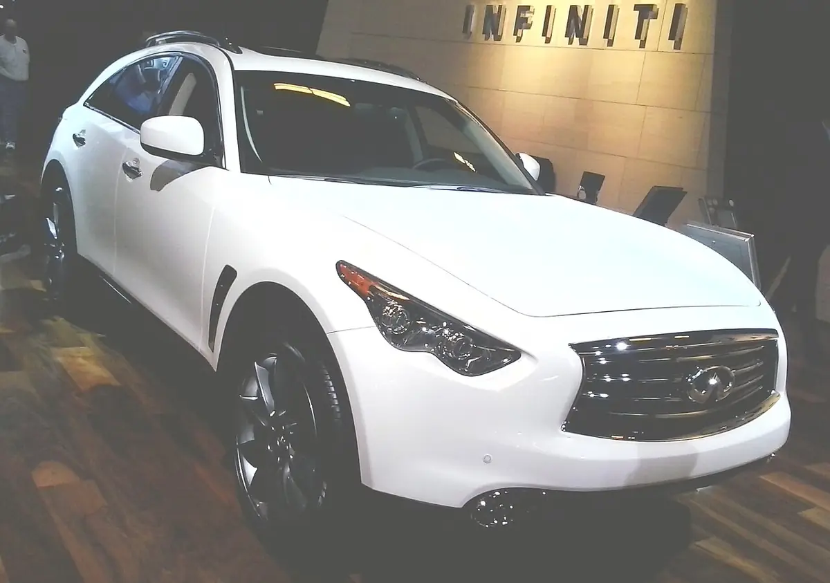 Infiniti FX37 (photo from Wikimedia Commons)