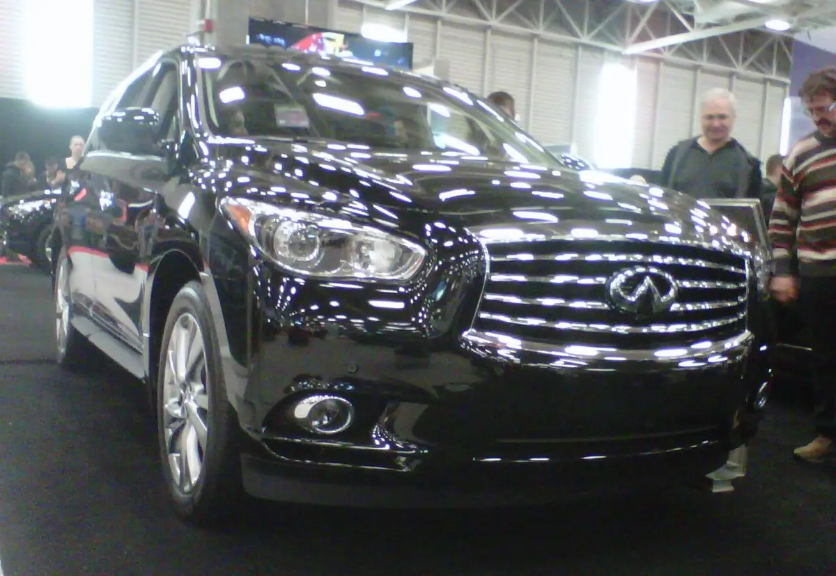 Infiniti JX35 exterior (photo from Wikimedia Commons)