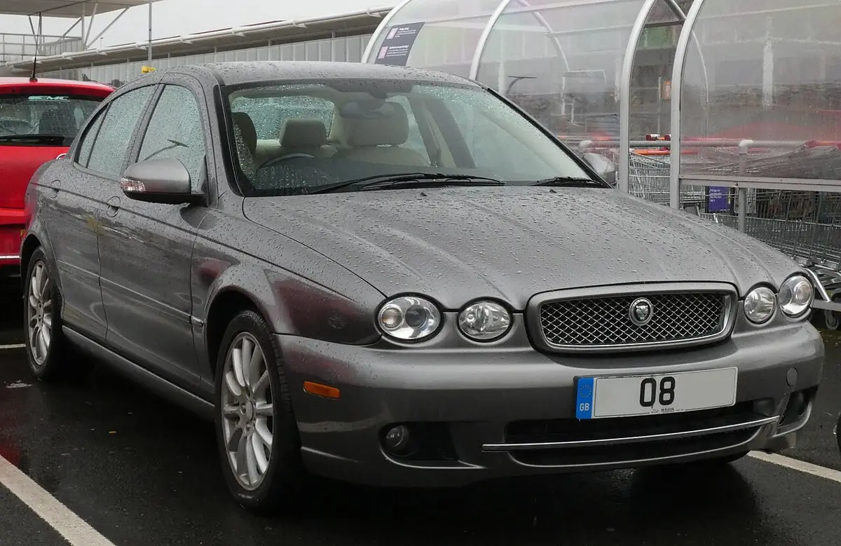 Jaguar X-Type exterior (photo from Wikimedia Commons)
