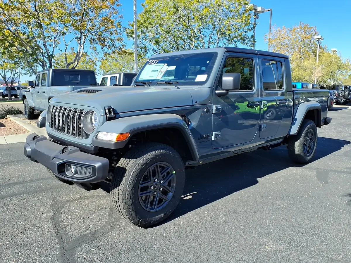 Jeep Gladiator (photo from Wikimedia Commons)