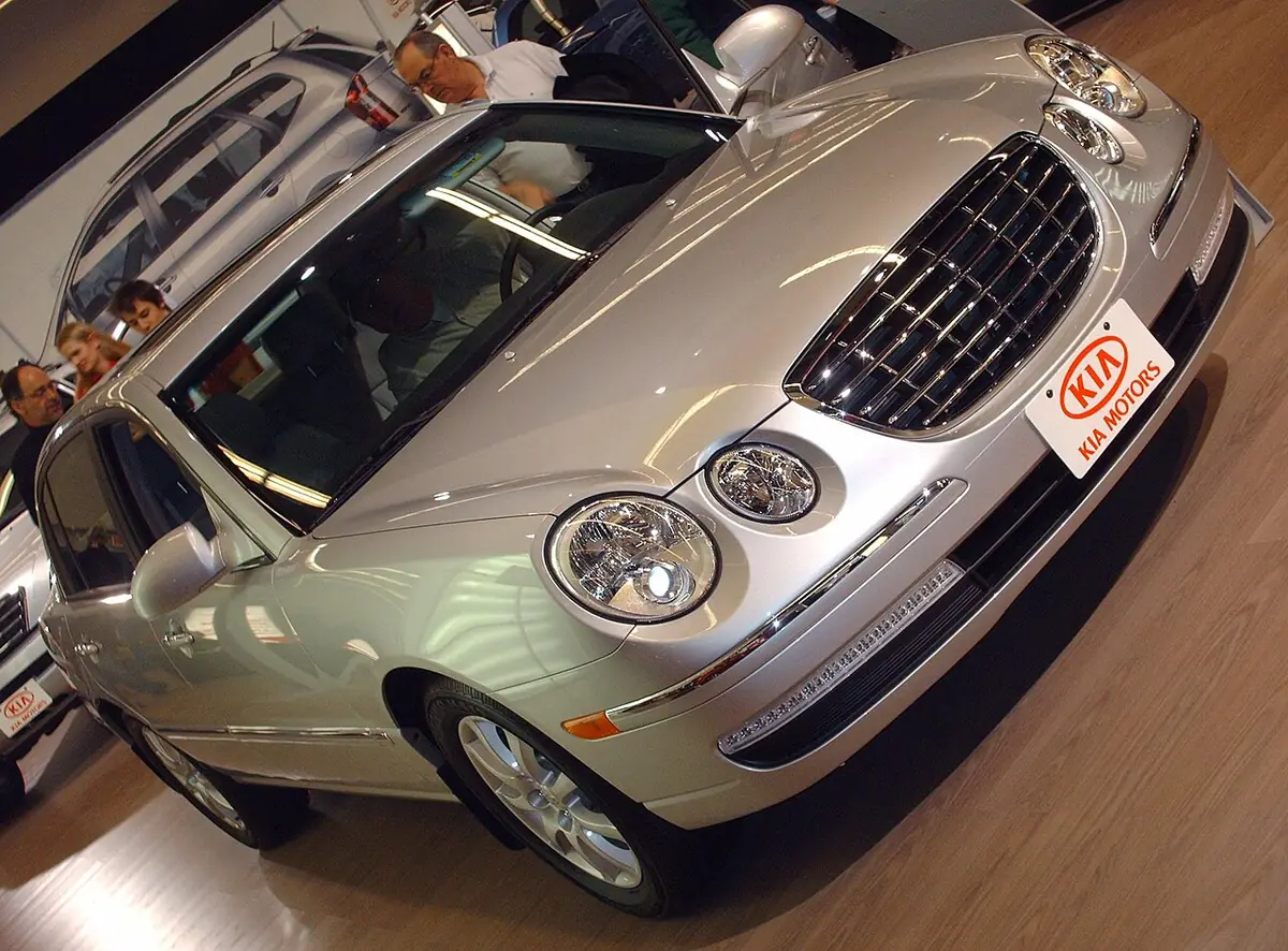 Kia Amanti exterior (photo from Wikimedia Commons)