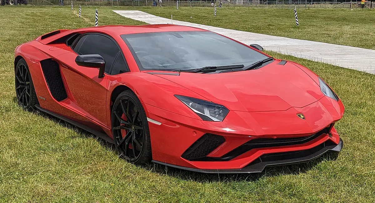 Lamborghini Aventador exterior (photo from Wikimedia Commons)
