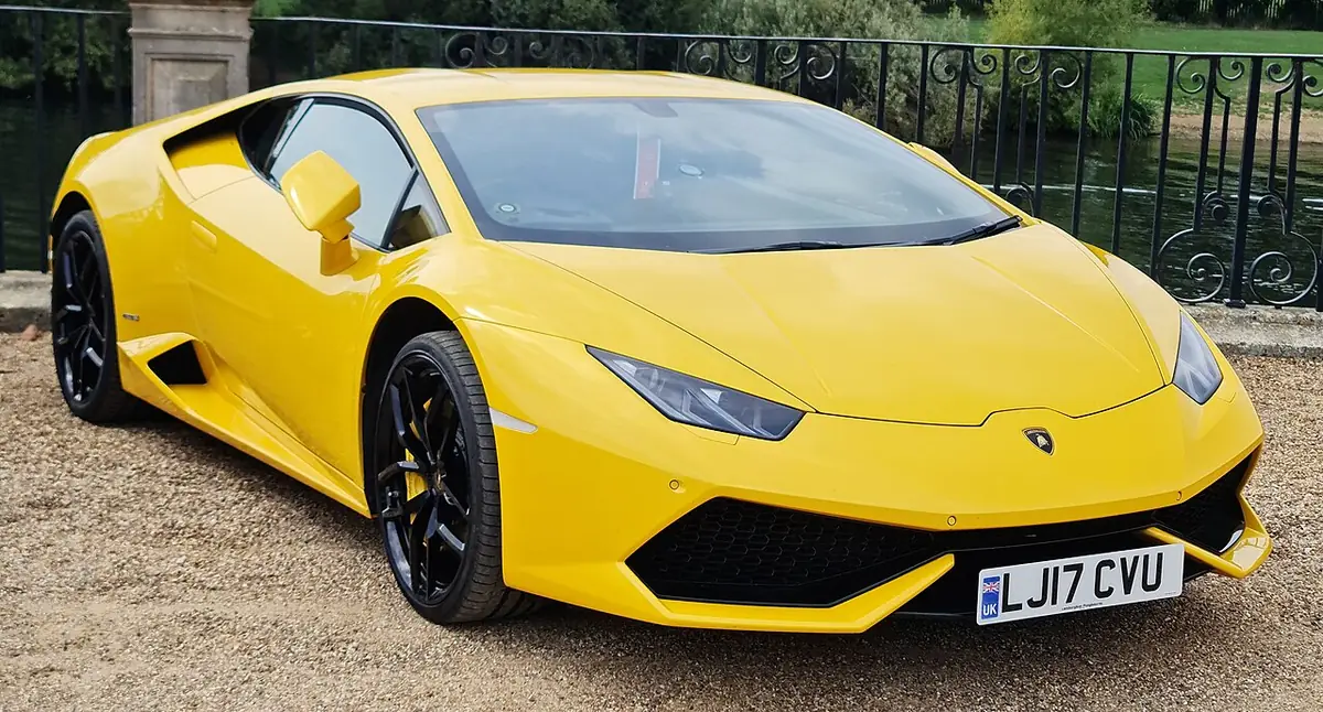 Lamborghini Huracan (photo from Wikimedia Commons)