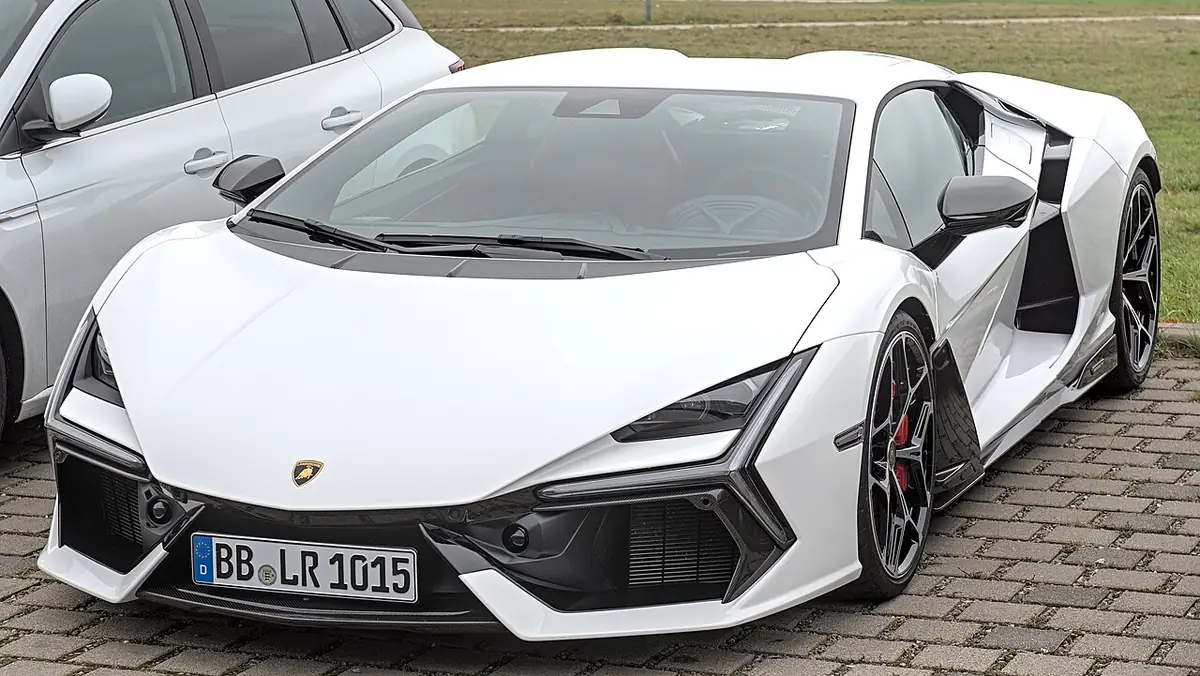 Lamborghini Revuelto exterior (photo from Wikimedia Commons)