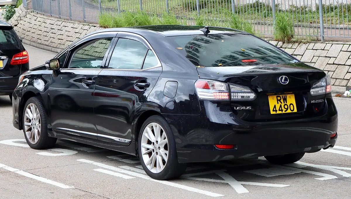 Lexus HS exterior (photo from Wikimedia Commons)