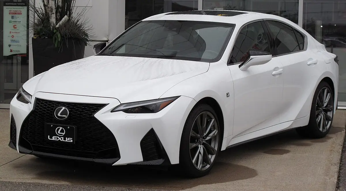Lexus IS (photo from Wikimedia Commons)