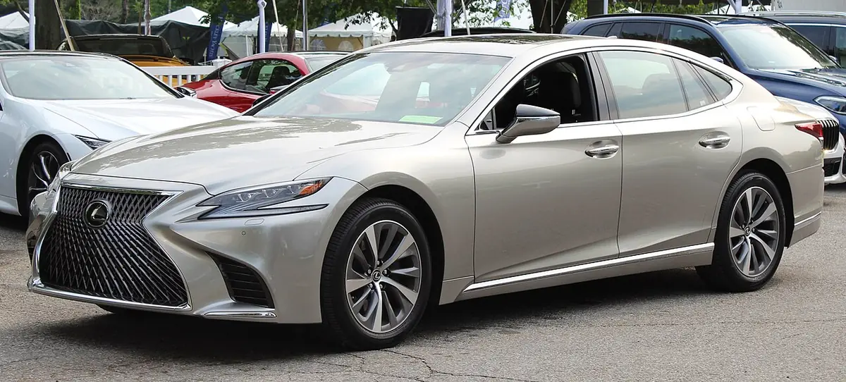 Lexus LS (photo from Wikimedia Commons)
