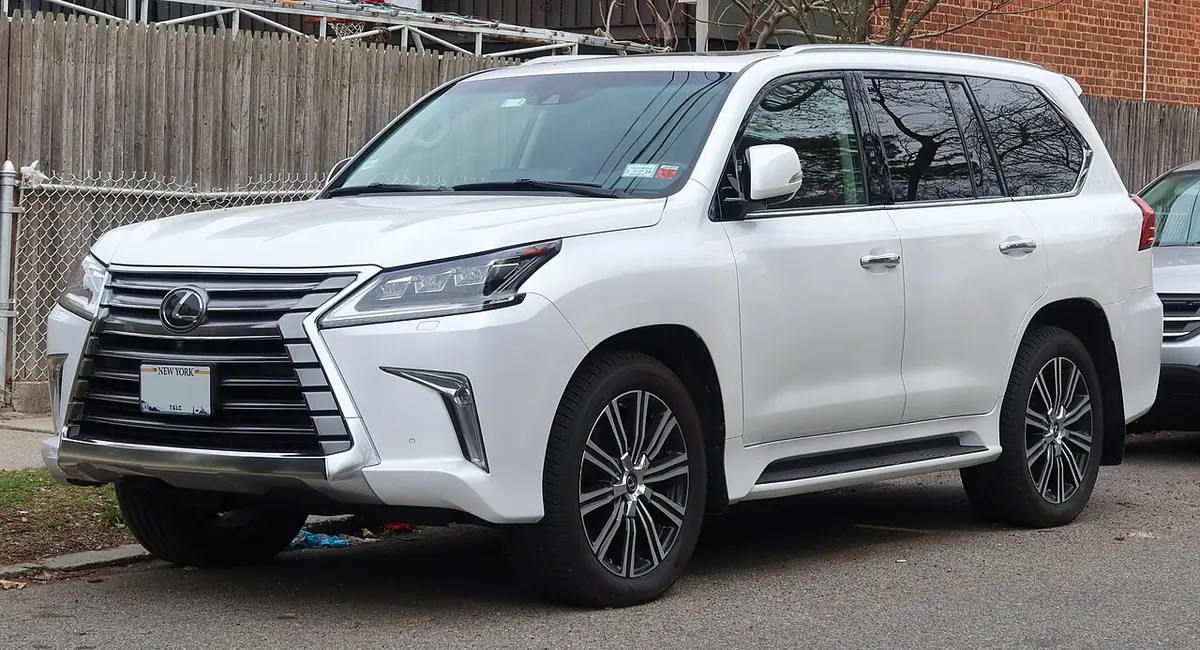 Lexus LX exterior (photo from Wikimedia Commons)
