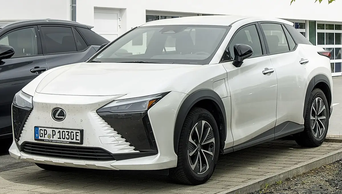 Lexus RZ exterior (photo from Wikimedia Commons)