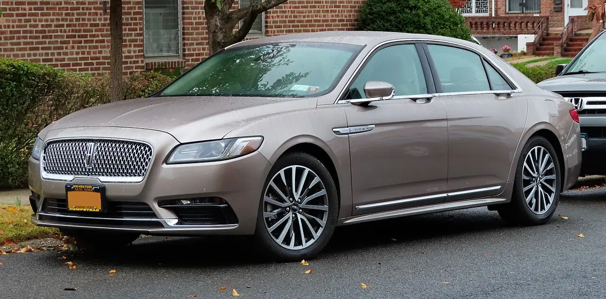 Lincoln Continental exterior (photo from Wikimedia Commons)